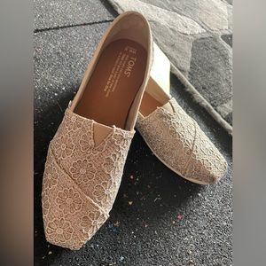 Rose gold glitter toms